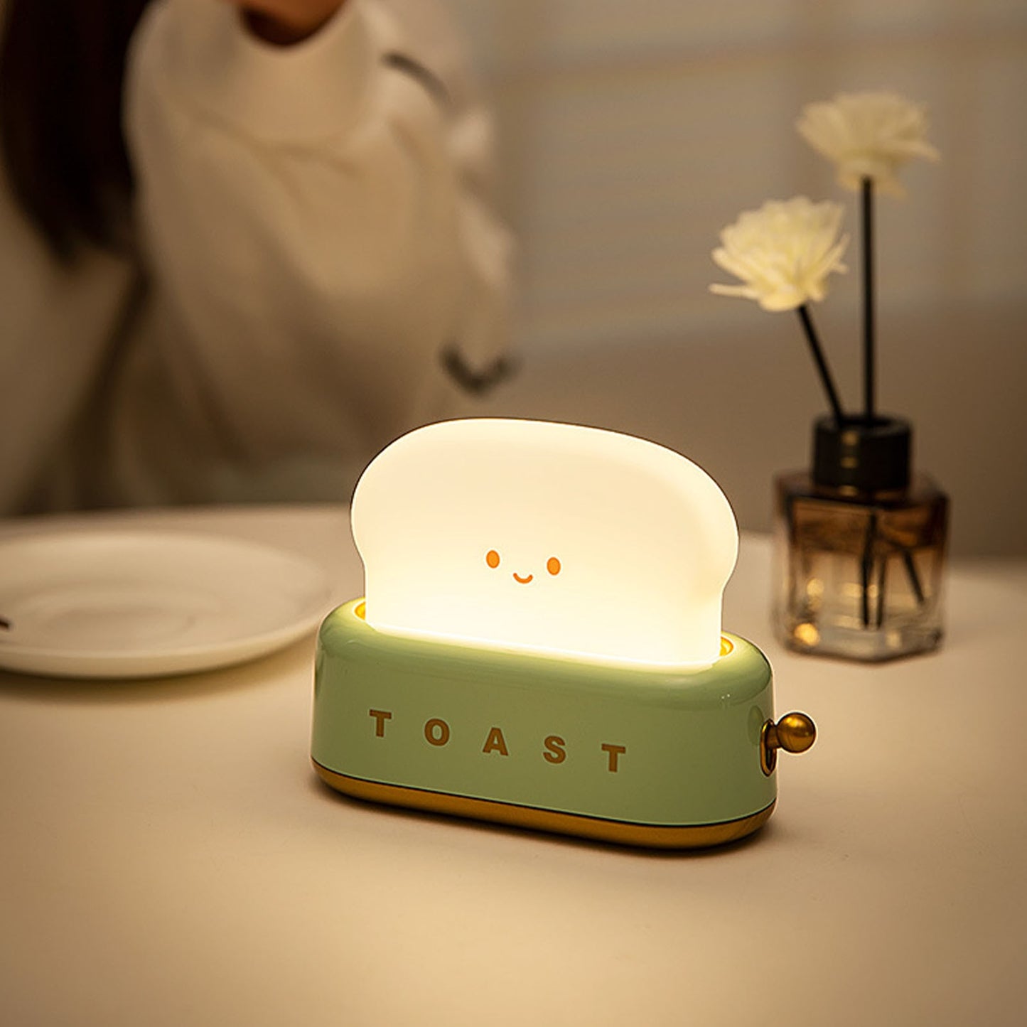 Toast Night Light - Everything for Everyone